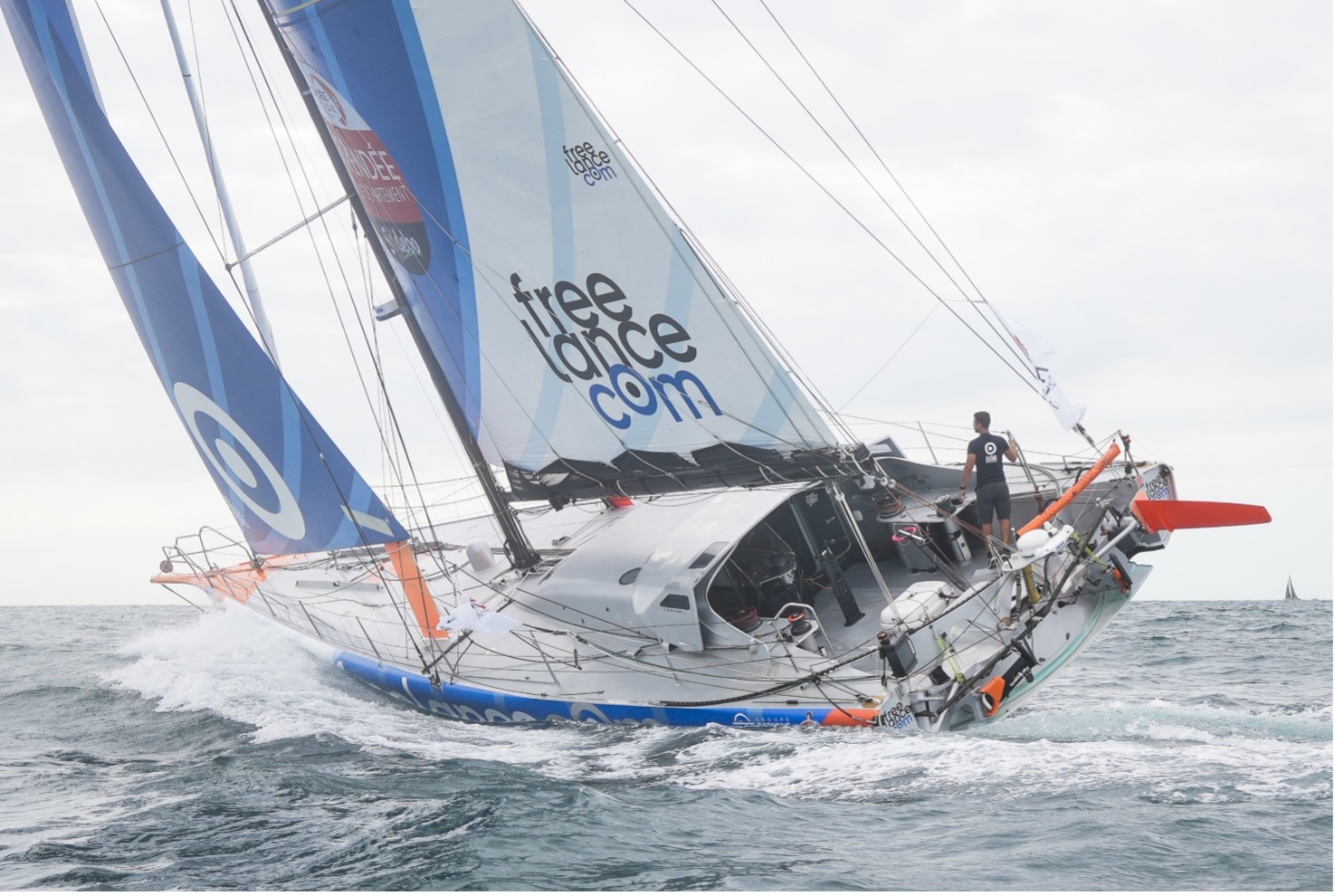 Guirec Soudée à la tête de son entreprise sur son bateau 